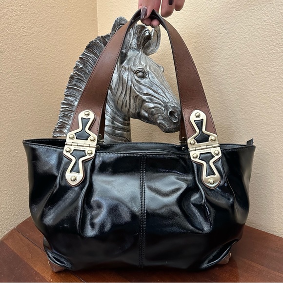 Authentic Michael Kors Leather Handbag - Picture 1 of 13